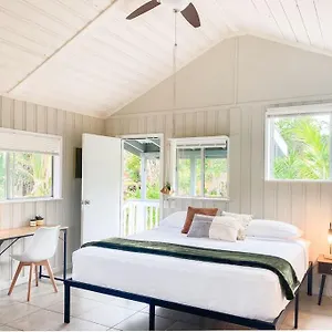 monstera-bungalow-spacious-king-bed-big-kitchen.hotelsinhawaii.org/